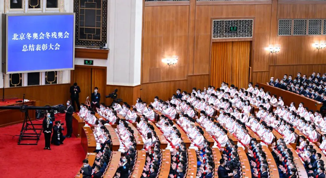 刻苦训练篮球时如何避免受伤的建议_0
